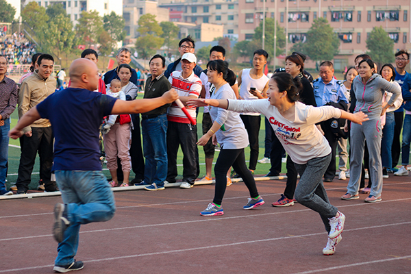  德甲新军斯图加特焕发青春活力展风采